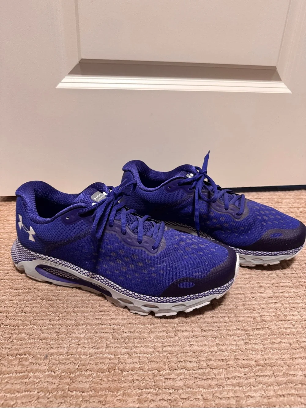 Under Armour HOVR Infinite 3 running shoes men’s size 12 sneakers